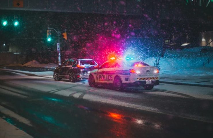 polizia ferma auto 